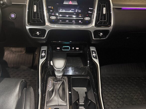 2020 Kia Sorento IV, чёрный - вид 14