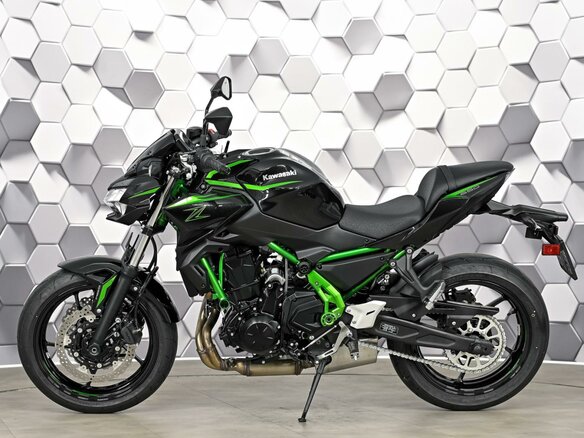 2026 Kawasaki Z 650, чёрный, 925000 рублей - вид 3