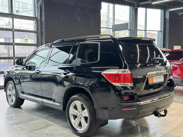 2013 Toyota Highlander II (XU40) Рестайлинг, чёрный, 1820000 рублей - вид 3