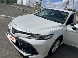 2018 Toyota Camry VIII (XV70), белый, 2570000 рублей, вид 4
