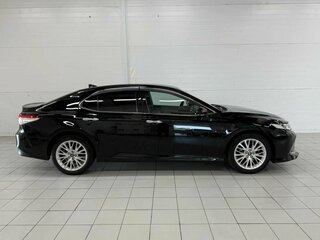 2019 Toyota Camry VIII (XV70), чёрный, 2830000 рублей, вид 4