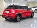 2022 Mini Hatch Cooper III (F55/F56) Рестайлинг 2, красный, 1784000 рублей - вид 3