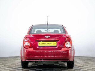 2013 Chevrolet Aveo II, красный, 579000 рублей, вид 5