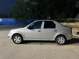 2015 Renault Logan I Рестайлинг, серый, 500000 рублей, вид 4