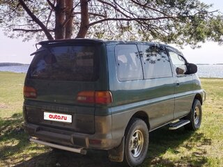 1997 Mitsubishi Delica IV, зелёный, 700000 рублей, вид 2