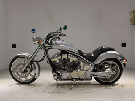 2010 Honda VT 1300CX Fury, серебристый, 810000 рублей, вид 3