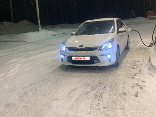 2019 Kia Rio IV, белый, 1350000 рублей, вид 1
