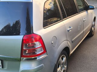 2008 Opel Zafira B Рестайлинг, серебристый, 750000 рублей, вид 3