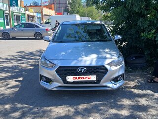 2017 Hyundai Solaris II, серебристый, 850000 рублей, вид 1