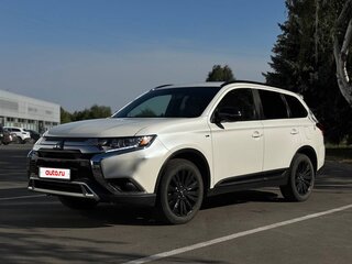 2020 Mitsubishi Outlander III Рестайлинг 3, белый, 2900000 рублей, вид 1
