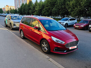 2020 Ford Galaxy III Рестайлинг, красный, 2400000 рублей, вид 1