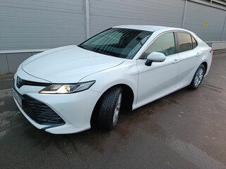 2019 Toyota Camry VIII (XV70), белый, 2490000 рублей, вид 2