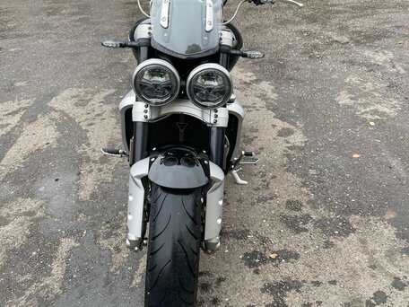 2022 Triumph Rocket 3, чёрный, 2400000 рублей, вид 4