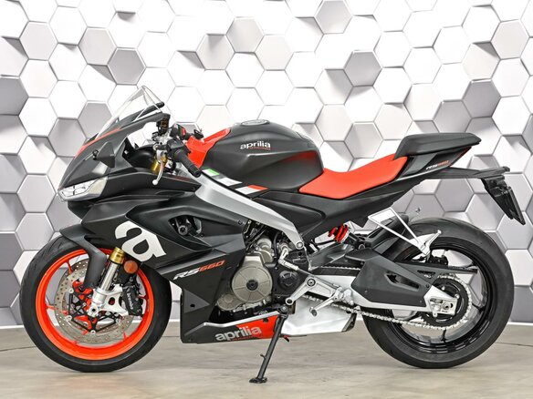 2021 Aprilia RS 660, серый, 977000 рублей - вид 3