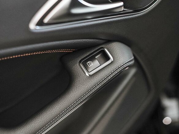 2013 Mercedes-Benz CLA 200 I (C117, X117), чёрный - вид 22