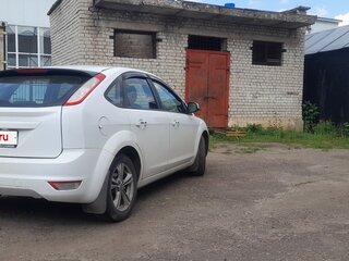 2009 Ford Focus II Рестайлинг, белый, 450000 рублей, вид 4