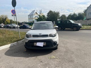 2018 Kia Soul II Рестайлинг, серебристый, 1300000 рублей, вид 2