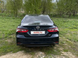 2021 Toyota Camry VIII (XV70) Рестайлинг, синий, 2780000 рублей, вид 4