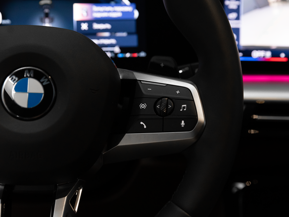 2025 BMW X1 20i xDrive III (U11/U12), чёрный - вид 15