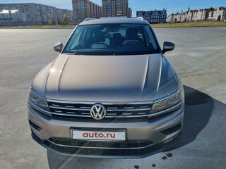 2018 Volkswagen Tiguan II, бежевый, 2855000 рублей, вид 2