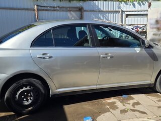 2008 Toyota Avensis II Рестайлинг, серебристый, 585000 рублей, вид 4