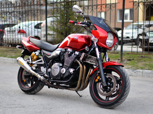 2008 Yamaha XJR1300, красный - вид 4