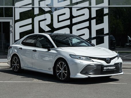 Toyota Camry VIII (XV70)