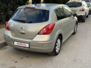 2011 Nissan Tiida I Рестайлинг, коричневый, 630000 рублей, вид 4