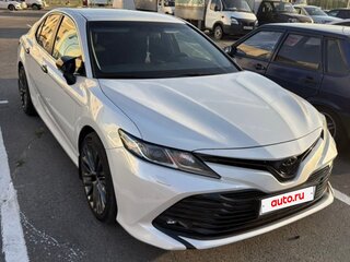 2018 Toyota Camry VIII (XV70), белый, 2750000 рублей, вид 1
