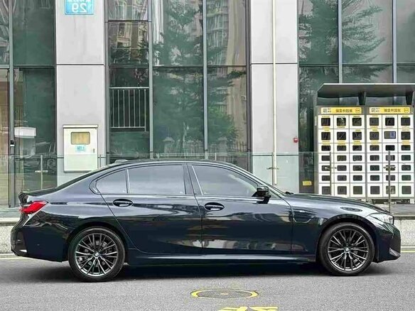 2023 BMW 3 серии Long 320Li VII (G2x) Рестайлинг, чёрный, 3280000 рублей - вид 2