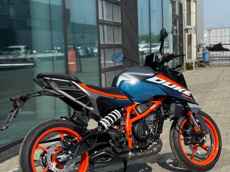 2025 KTM 390 Duke, синий, 699000 рублей, вид 4