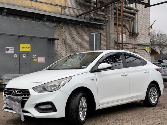 2017 Hyundai Solaris II, белый, 825000 рублей