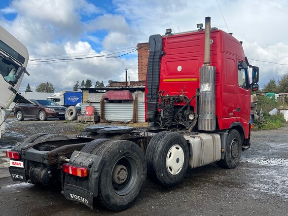 2005 Volvo FH, красный, 2260000 рублей - вид 2