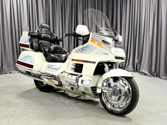 1998 Honda GL 1500 Gold Wing, белый, 700000 рублей - вид 2