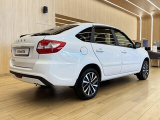 2026 Lada (ВАЗ) Granta I Рестайлинг, белый, 1324000 рублей, вид 4