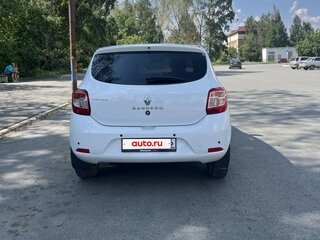 2014 Renault Sandero II, белый, 665000 рублей, вид 3