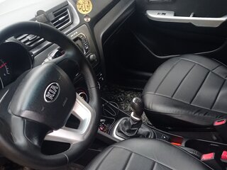 2013 Kia Rio 5-speed III, серый, 685000 рублей, вид 5
