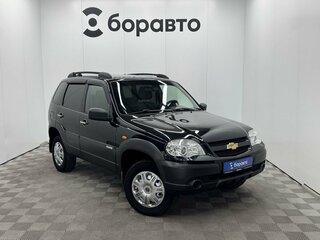 2017 Chevrolet Niva I Рестайлинг, чёрный, 712000 рублей, вид 3
