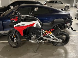 2021 Ducati Multistrada V4, красный, 1999999 рублей, вид 3