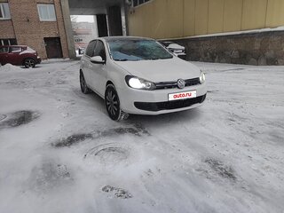 2010 Volkswagen Golf VI, белый, 710000 рублей, вид 3