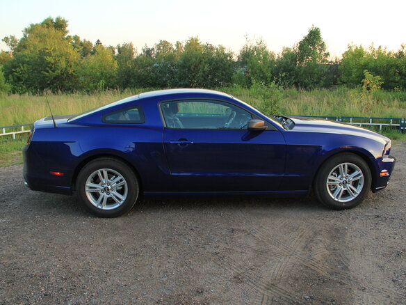 2013 Ford Mustang V Рестайлинг, синий - вид 2