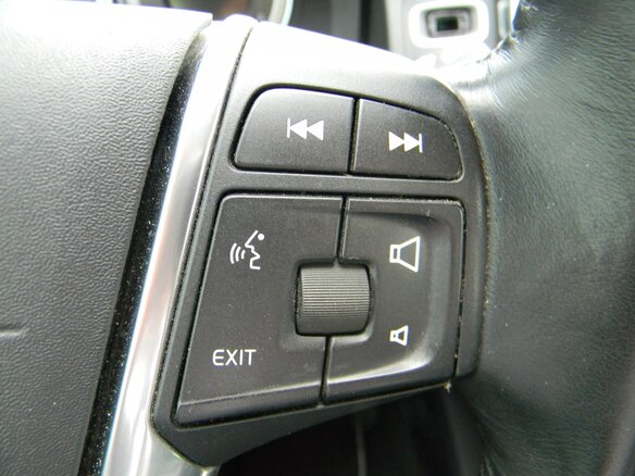 2012 Volvo XC60 I, чёрный - вид 12