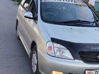 2000 Toyota Nadia, серебристый, 750000 рублей, вид 1