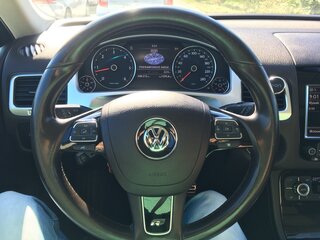 2011 Volkswagen Touareg II, белый, 2750000 рублей, вид 4