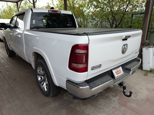2019 Ram 1500 Crew Cab eTorque V, белый, 6750000 рублей - вид 2