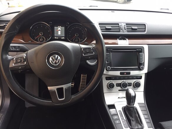 2012 Volkswagen Passat Alltrack B7, бежевый - вид 6