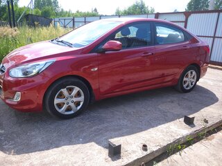 2012 Hyundai Solaris I, красный, 750000 рублей, вид 4