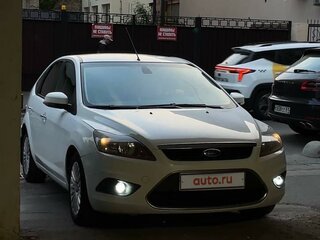 2010 Ford Focus II Рестайлинг, белый, 795000 рублей, вид 1
