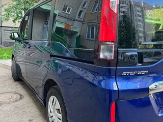 2017 Honda Stepwgn V, синий, 1900000 рублей, вид 5