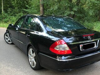 2007 Mercedes-Benz E-Класс 200 NGT III (W211, S211) Рестайлинг, чёрный, 1050000 рублей, вид 3